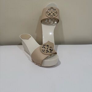 Tory Burch Cream and White 3-1/4” Wedge Sandals (sz 8.5)